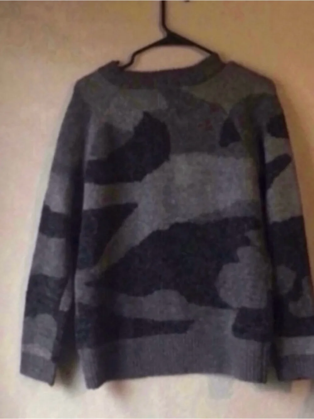 New Cyrus Sweater Black & Gray Camouflage Pattern Crew Neck Casual Women’s Small